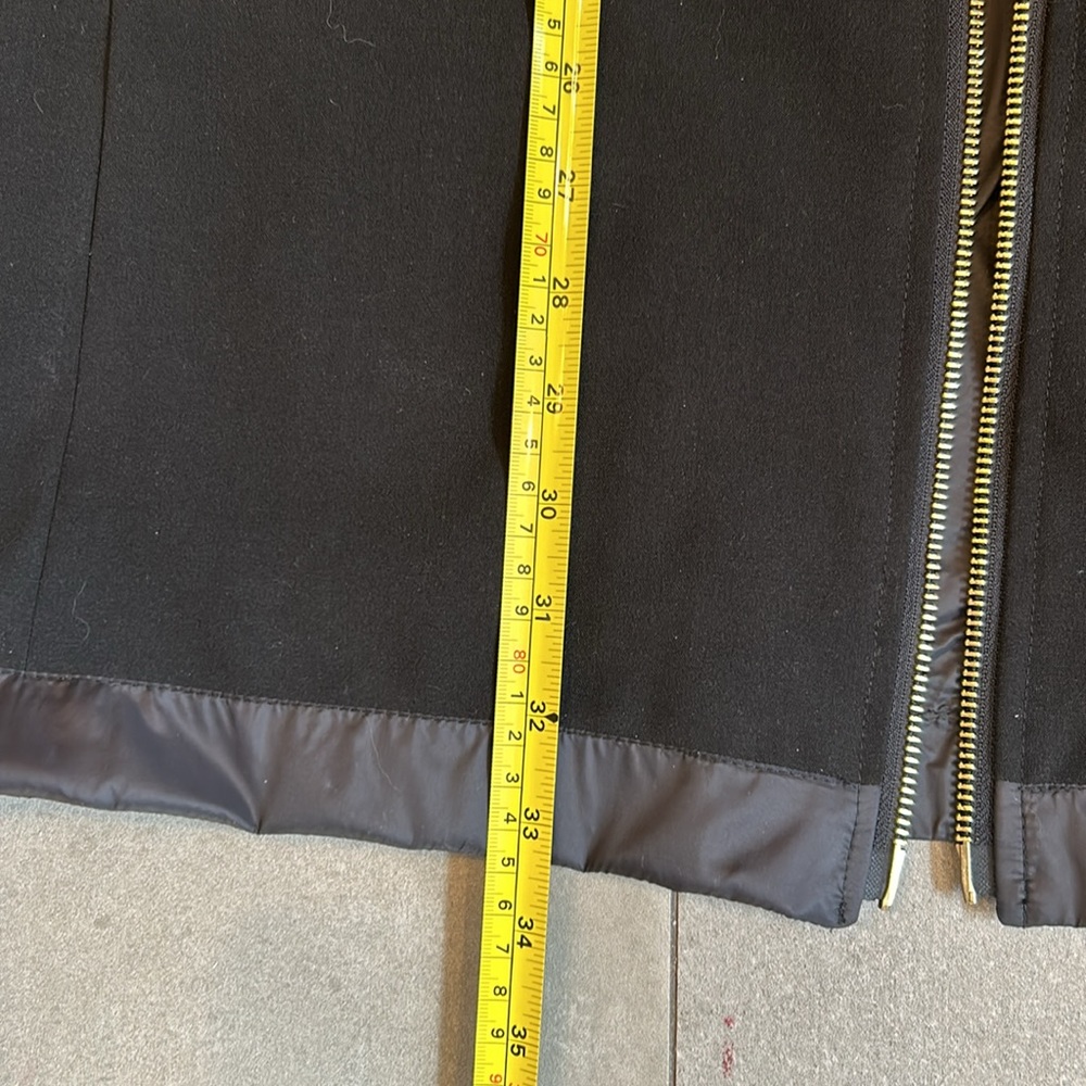 Calvin Klein Woman’s Lightweight, Water Resistant Coat - Picture 9 of 13